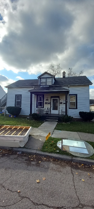 957 Park Ave-Unit -Apartment 1 in Lincoln Park, MI - Building Photo