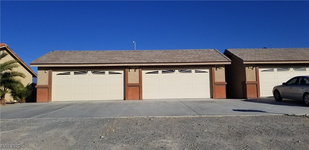 1071 S Potro Ave in Pahrump, NV - Building Photo