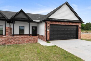 10120 Talavera Trl in Fort Smith, AR - Building Photo
