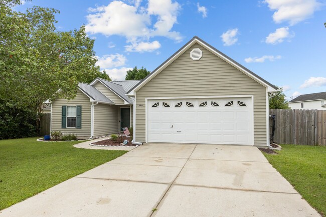 property at 300 Foxhall Rd