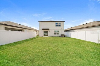 4170 Goldfoil Rd in Spring Hill, FL - Building Photo - Building Photo