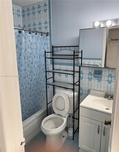5675 SW 1st St in Miami, FL - Building Photo - Building Photo