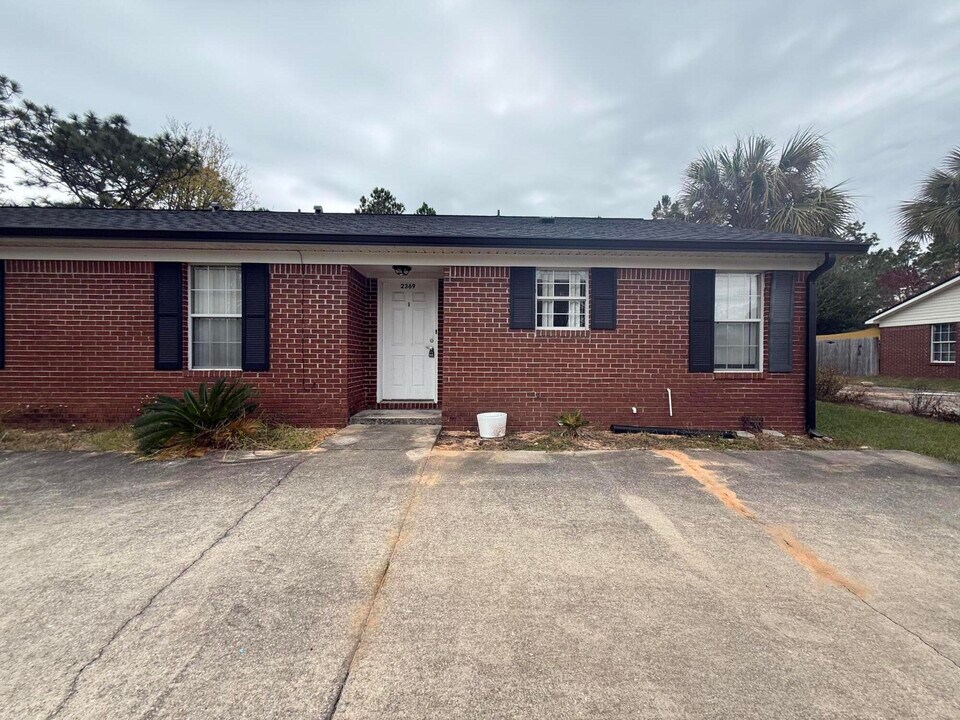 2369 Andorra St in Navarre, FL - Building Photo