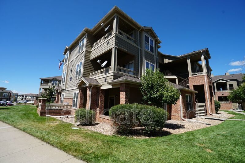 12918 Ironstone Way in Parker, CO - Building Photo