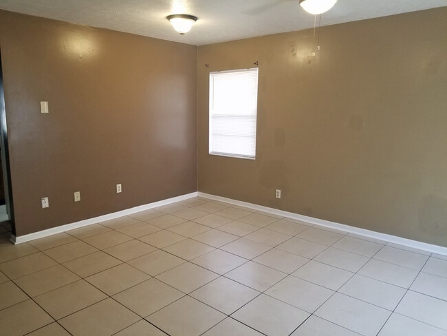 5306 Plum Ave in Seffner, FL - Building Photo - Building Photo