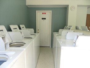 San Dee Townhomes in Taylor, MI - Building Photo - Building Photo