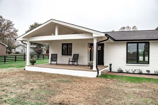4014 Old Hillsboro Rd in Franklin, TN - Building Photo - Building Photo