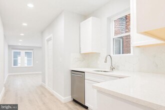 6515 Torresdale Ave in Philadelphia, PA - Building Photo - Building Photo