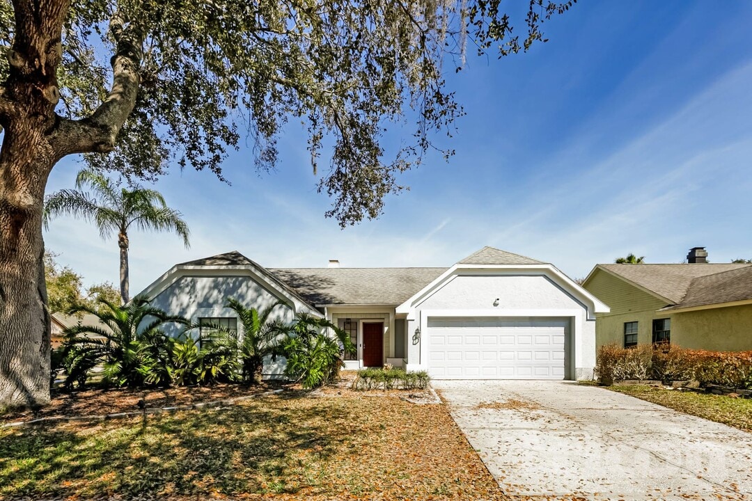 9406 Pebble Glen Ave in Tampa, FL - Building Photo