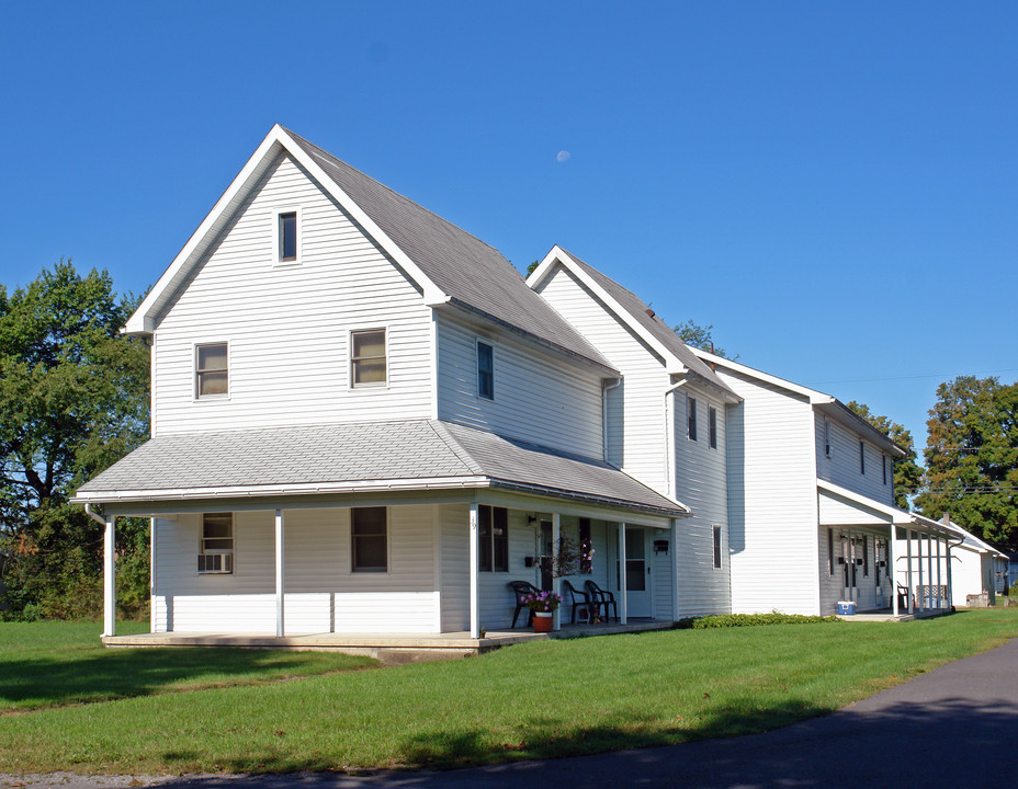 51 N Railroad St in Hughesville, PA - Foto de edificio