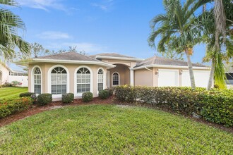 386 SW De Gouvea Terrace in Port St. Lucie, FL - Building Photo - Building Photo