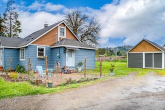 2009 W Hills Rd in Philomath, OR - Building Photo - Building Photo