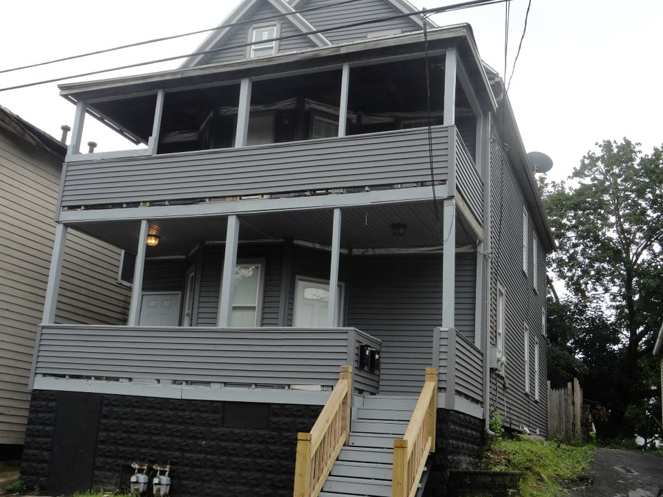 245 Lilac St in Syracuse, NY - Building Photo