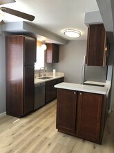 1220 Amethyst St in Redondo Beach, CA - Building Photo - Building Photo