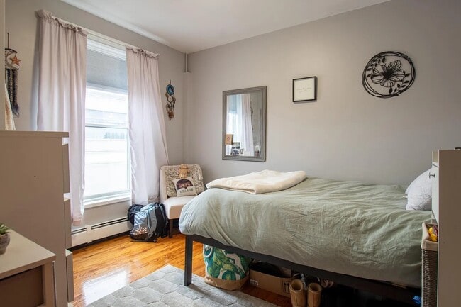 117 Elm St, Unit 2 in Newton, MA - Foto de edificio - Building Photo