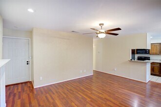 1304 Harwell Dr, Unit 4811 in Arlington, TX - Building Photo - Building Photo