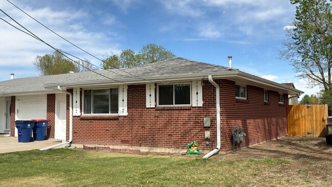 30 S Pierce St in Lakewood, CO - Building Photo - Building Photo