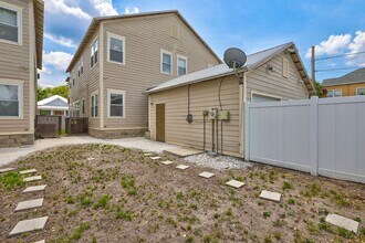1808 E Columbus Dr-Unit -Unit 2 in Tampa, FL - Building Photo - Building Photo
