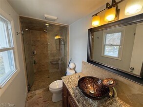 2021 Aldersgate Dr in Lyndhurst, OH - Building Photo - Building Photo