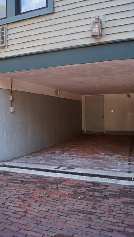 241 River St, Unit 10 in Cambridge, MA - Foto de edificio - Building Photo