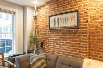 1828 Olive St in Philadelphia, PA - Building Photo - Building Photo