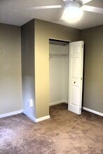 1713 Michael Dr in Pittsburgh, PA - Building Photo - Building Photo