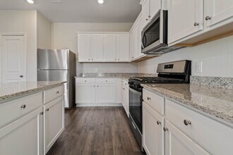 15826 Berry Hl Dr in Conroe, TX - Building Photo - Building Photo