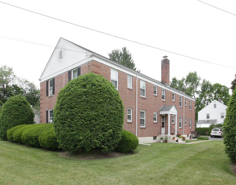 Farmington Avenue Commons in West Hartford, CT - Building Photo