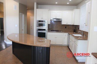 309 Barkine Ct in Bakersfield, CA - Building Photo - Building Photo