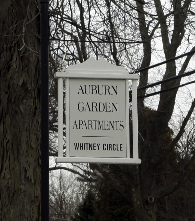 Auburn Garden Apartments in Auburn, MA - Building Photo - Building Photo