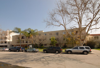 Sherbourne Towers in Los Angeles, CA - Building Photo - Building Photo