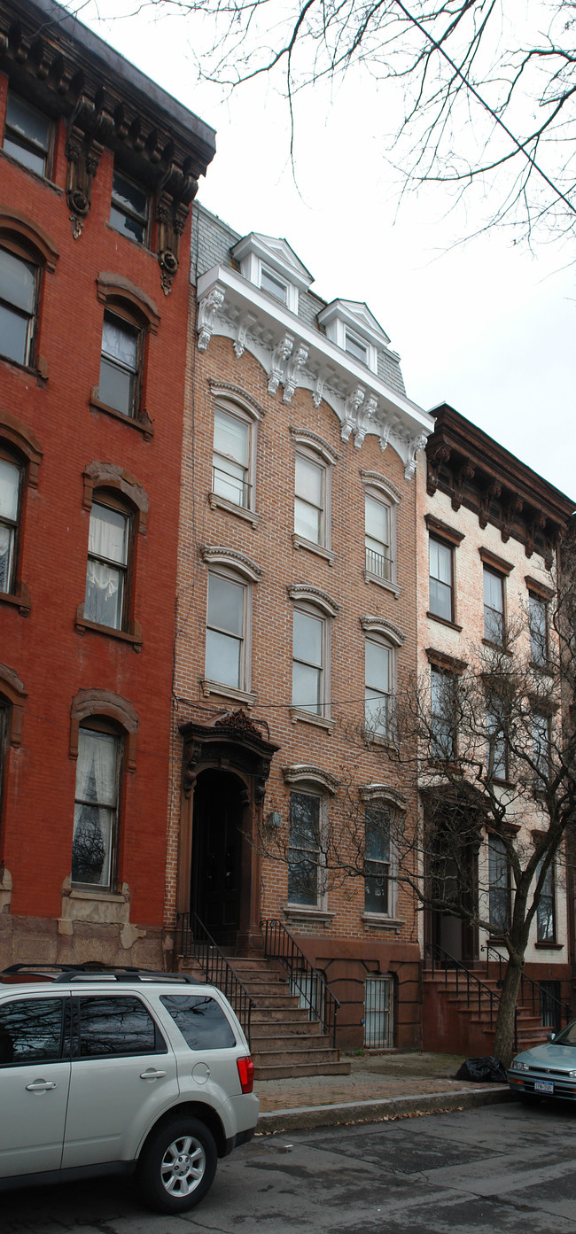 8 Hall Pl in Albany, NY - Foto de edificio - Building Photo