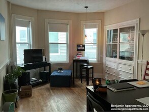 74 Aldie St, Unit 2 in Boston, MA - Building Photo - Building Photo
