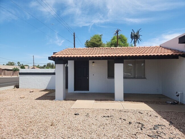 property at 850 W 9th St