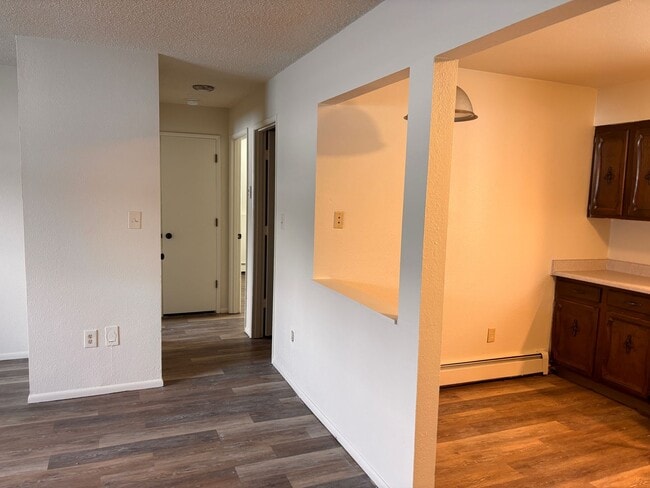 1916 Beaver Pl in Anchorage, AK - Building Photo - Building Photo