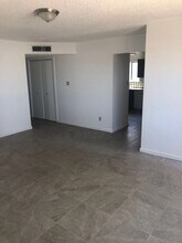 1216 N Tasker Dr in Hobbs, NM - Building Photo - Building Photo