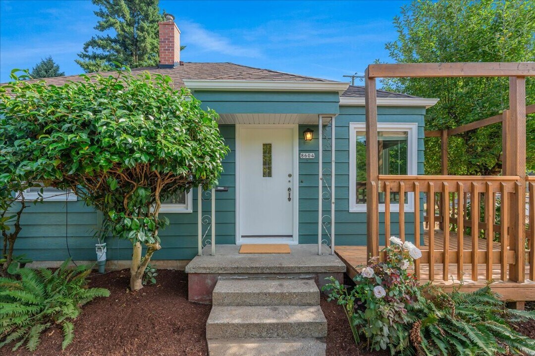 8604 SE Yamhill St in Portland, OR - Foto de edificio