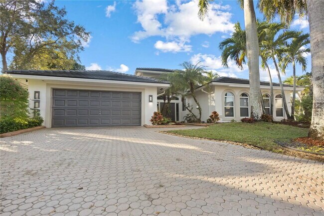 property at 3719 Oak Ridge Cir