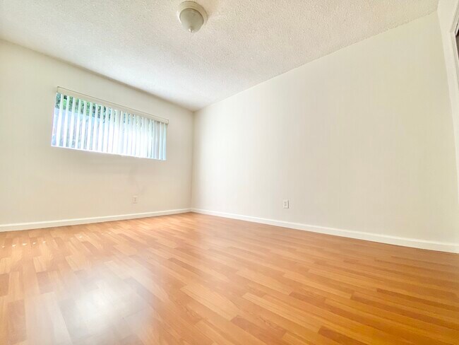 4338 Berryman Ave in Los Angeles, CA - Foto de edificio - Building Photo