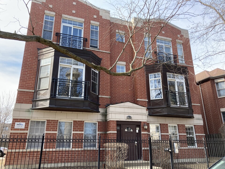 4642 S Woodlawn Ave, Unit 1S in Chicago, IL - Building Photo