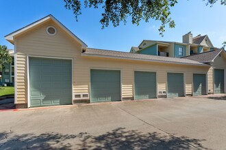 Pirates Landing in Seabrook, TX - Building Photo - Building Photo