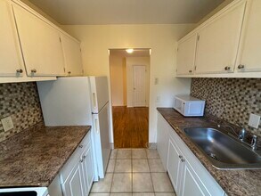 12 N Taylor Ave in Norwalk, CT - Building Photo - Building Photo