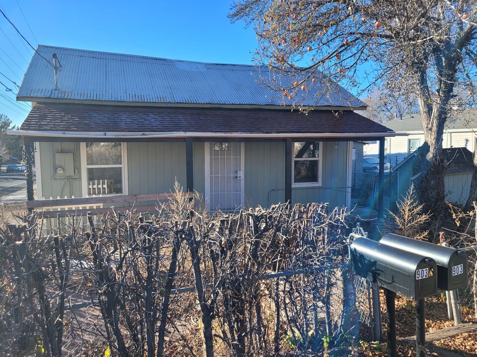 903 W Clay Ave-Unit -1 in Flagstaff, AZ - Building Photo