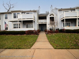 459 Magnolia Ct in Howell, NJ - Building Photo