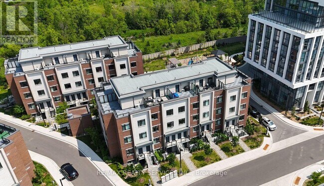 1095 Douglas McCurdy Cmn in Mississauga, ON - Building Photo - Building Photo