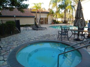 7150 Shoreline Dr, Unit 3311 in San Diego, CA - Building Photo - Building Photo