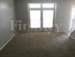 7249 Bennell Dr in Reynoldsburg, OH - Building Photo - Building Photo