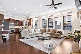 13204 Leighton Gardens Dr in Houston, TX - Foto de edificio - Building Photo