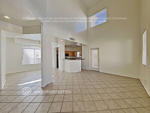 22012 N 29th Dr in Phoenix, AZ - Foto de edificio - Building Photo