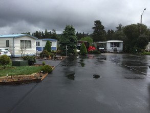 B & E Wayside RV-Mobile Home Park in Florence, OR - Building Photo - Building Photo